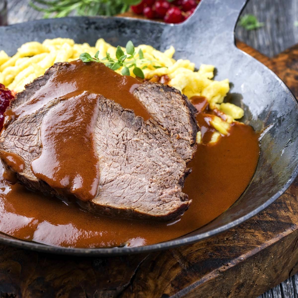 Festbraten Sauerbraten v. Rind mit Sauce - 2 Portionen