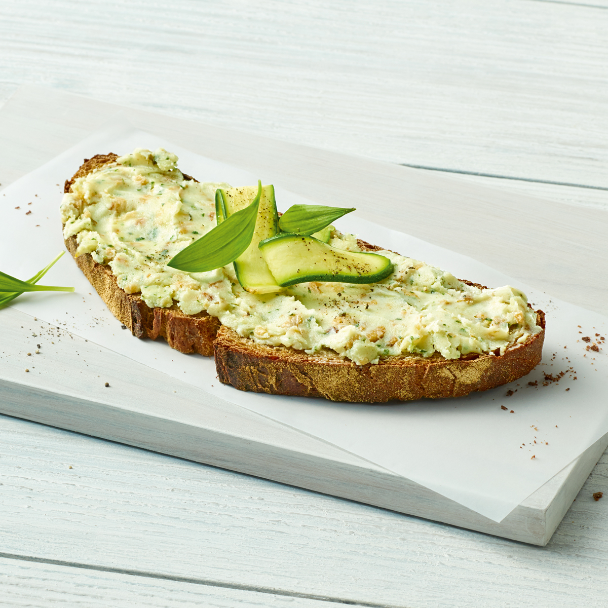 RichterErzgebirgeWanderschmalzZuccBaerlStimmung Wanderschmalz Zuccini Bärlauch Serviervorschlag