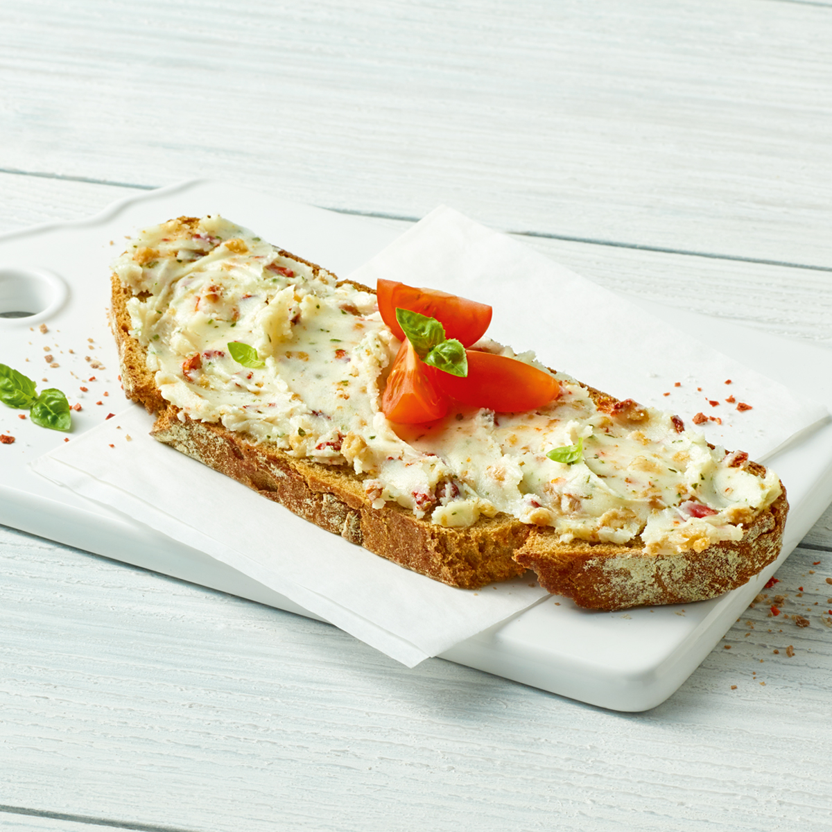 RichterErzgebirgeWanderschmalzTomateBasilikumStimmung Wanderschmalz Tomate Basilikum Serviervorschlag