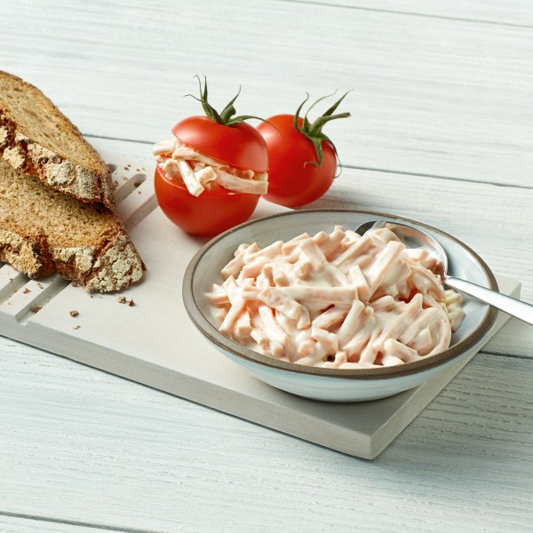 Oederaner Fleischsalat Serviervorschlag mit Tomaten